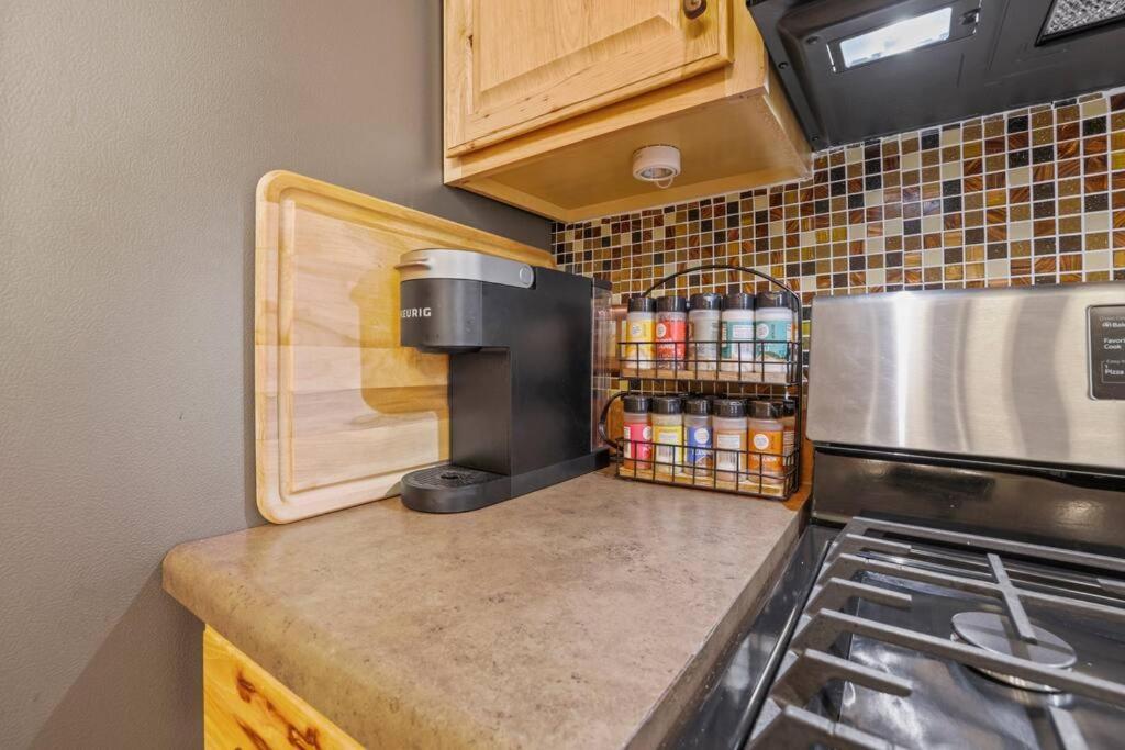 Charming Victorian Home - 2 Minutes To Downtown Λάνκαστερ Εξωτερικό φωτογραφία