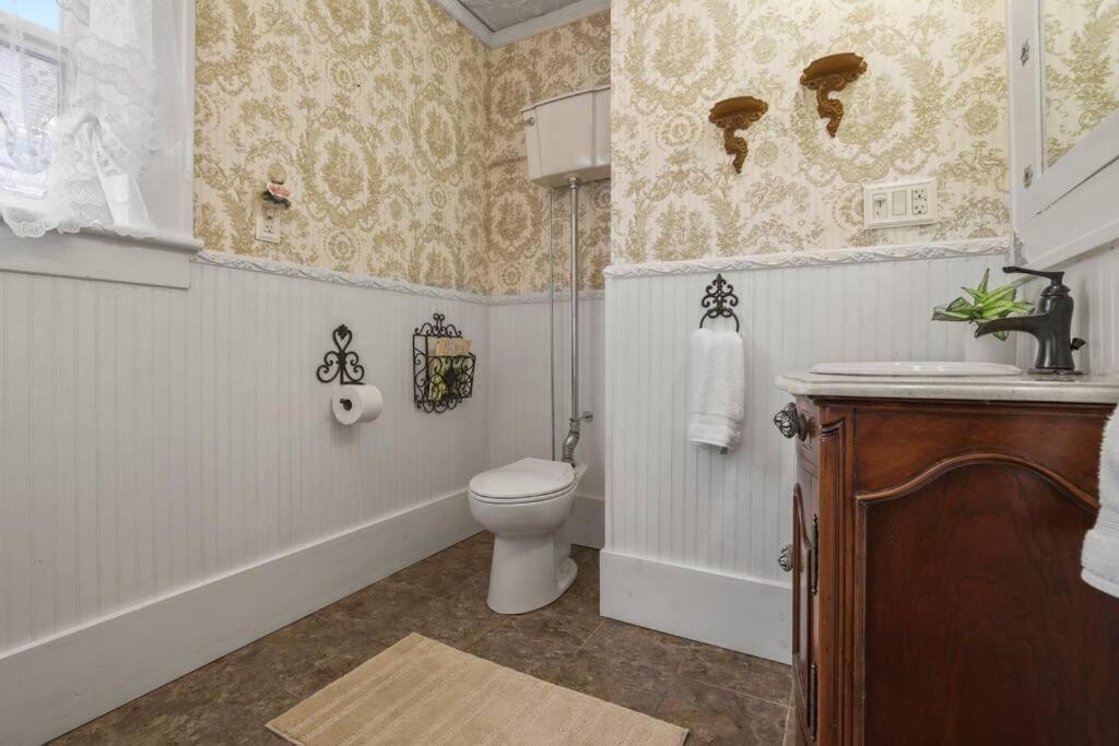 Charming Victorian Home - 2 Minutes To Downtown Λάνκαστερ Εξωτερικό φωτογραφία