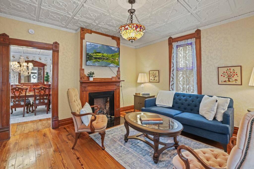 Charming Victorian Home - 2 Minutes To Downtown Λάνκαστερ Εξωτερικό φωτογραφία